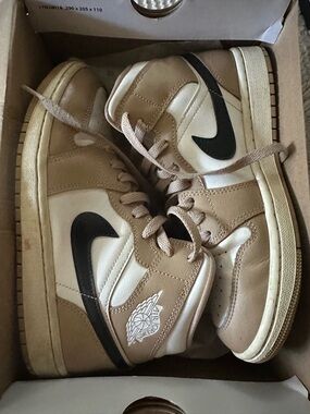 Nike Air Jordan 1 Mid - Tan, Cream & Black